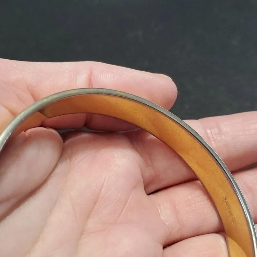 Monet gold tone bangle bracelet 7.75